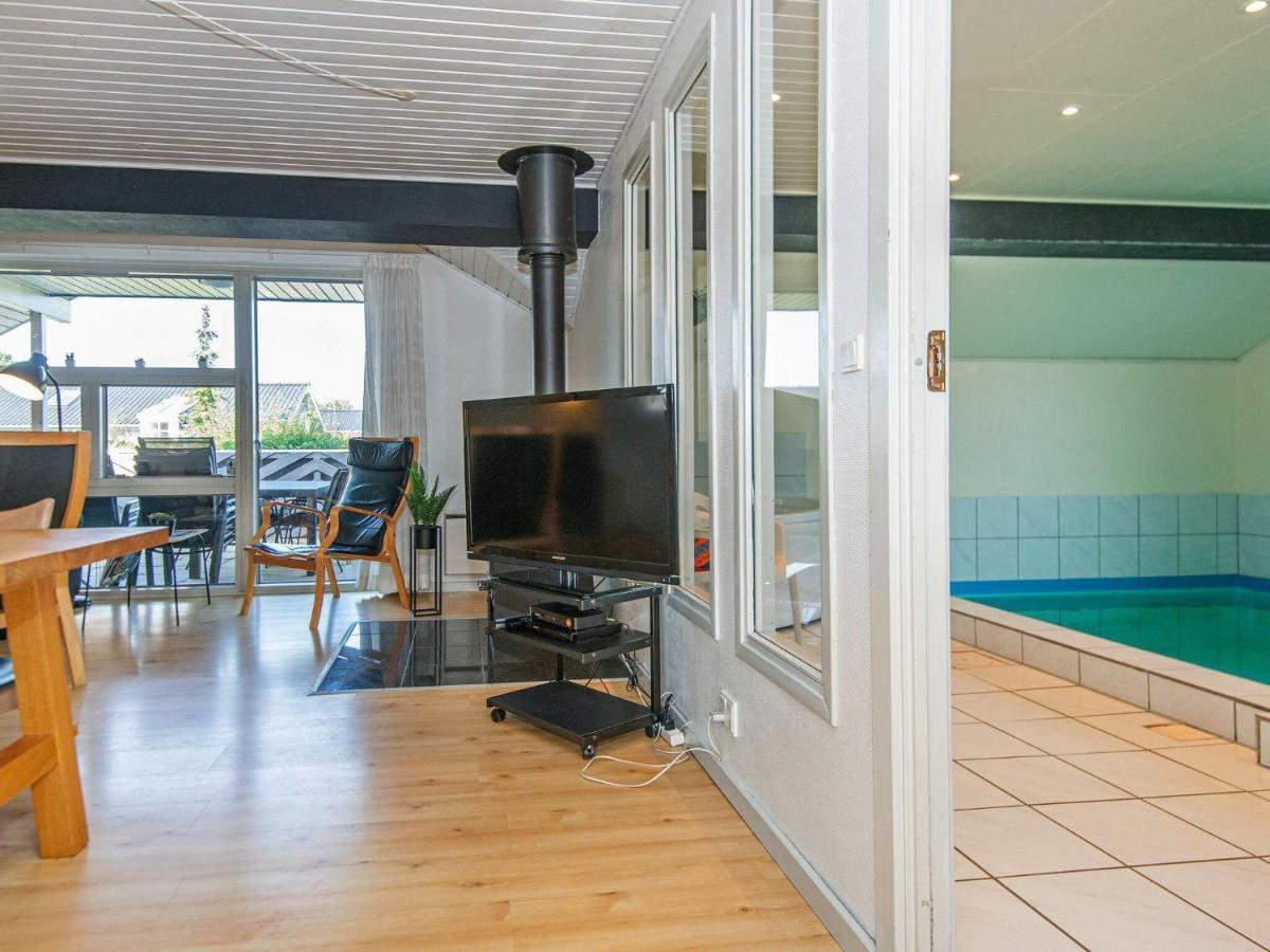 Sonderby  10 Person Holiday Home In Juelsminde מראה חיצוני תמונה